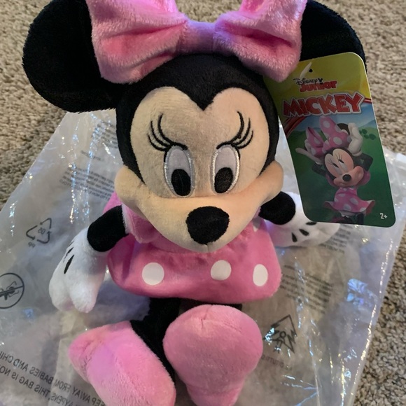 🍎 Disney Minnie Mouse plush (NWT) - Picture 1 of 13
